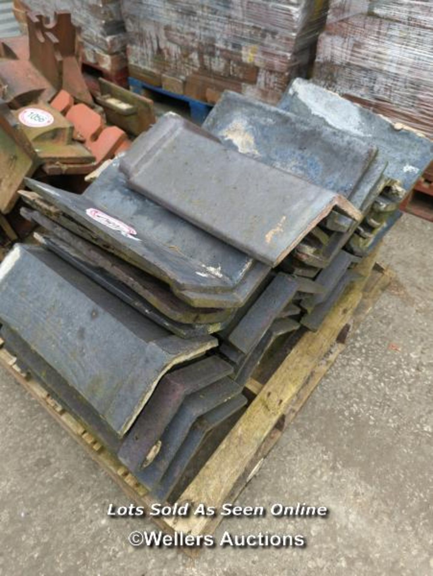 *APPROX X25 BLUE ANGLED RIDGE TILES, 48CM (L)