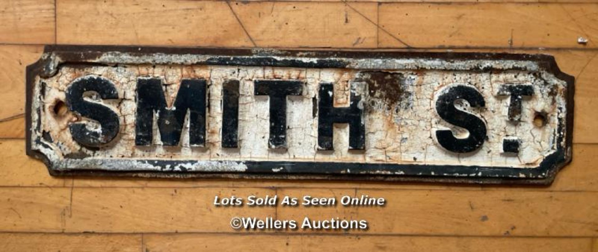 *ORIGINAL 'SMITH ST' CAST IRON STREET SIGN 73CM (L) X 18CM (H)