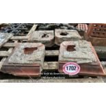 *X4 TERRACOTTA CORNER COPING, 9CM (H) X 30CM SQUARED