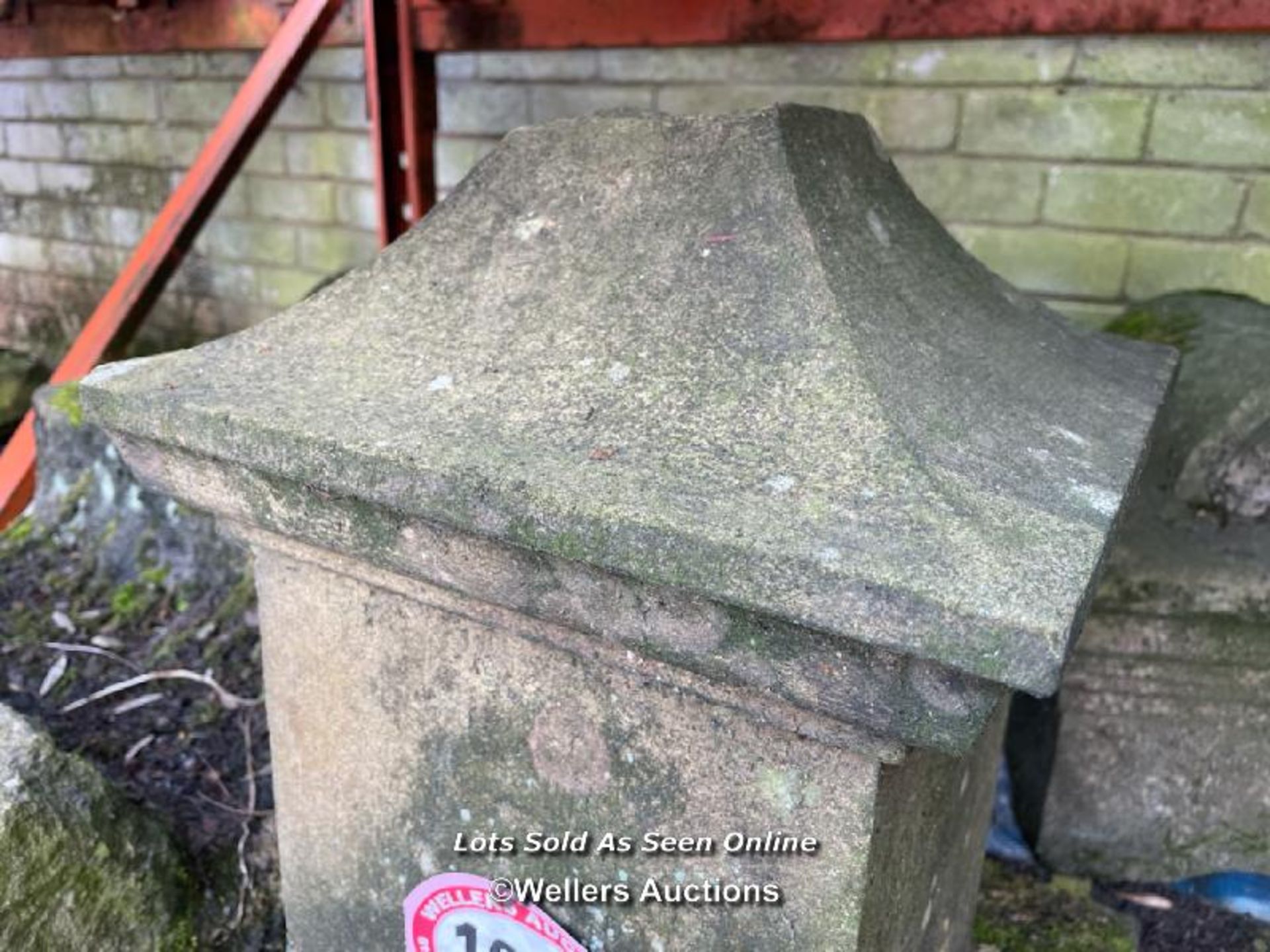 *A LARGE YORK STONE PIER CAP, 57CM (H) X 54CM (L) X 37CM (W) - Image 3 of 3