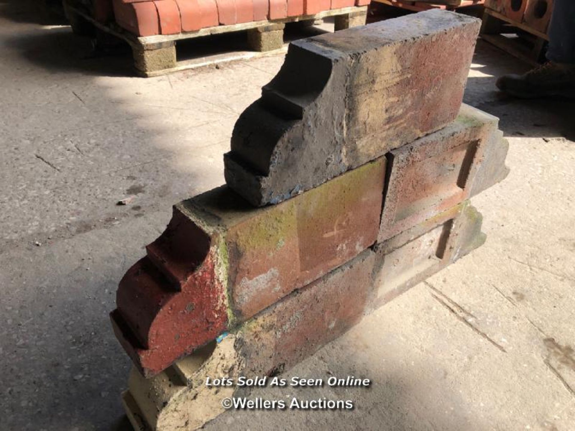 *APPROX X90 BRICK COPING (VARIOUS PAINTED ENDS), 37-39CM (L) X 16CM (H) X 8.5CM (W) - Image 2 of 3