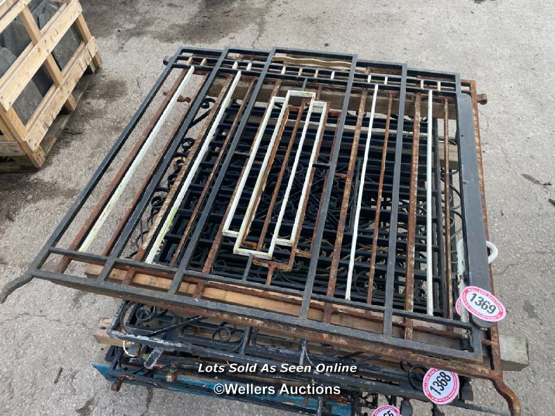 *A PAIR OF WROUGHT IRON GATES, 123CM (H) X 122CM (W) EACH