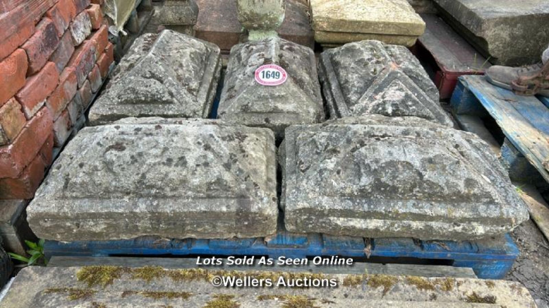 *X5 MATCHING STONE PIER CAPS, 23CM (H) 58CM (L) X 34CM (W)