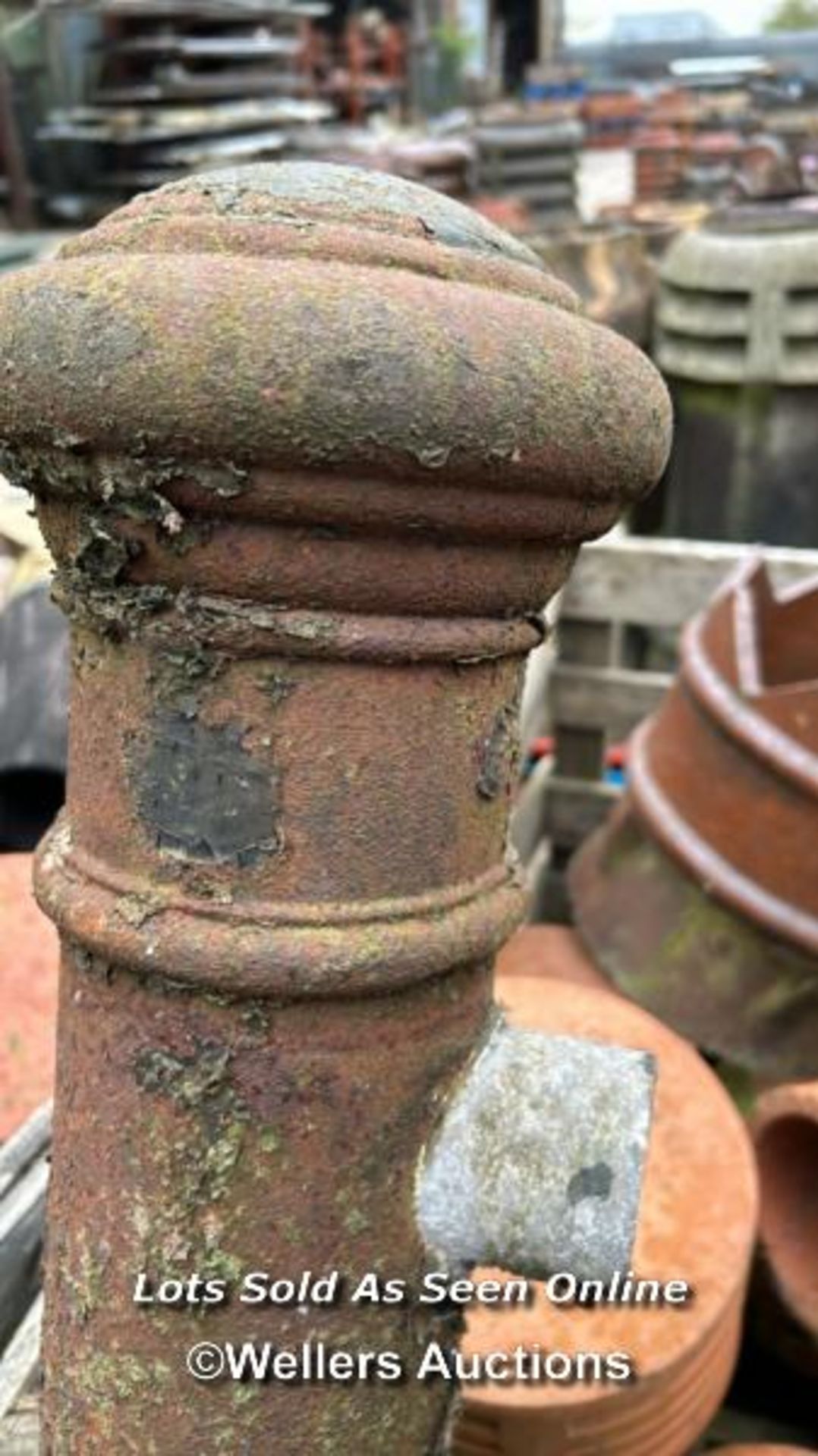 *A PAIR OF HEAVY CAST IRON BOLLARDS, 130CM (H) - Image 3 of 4