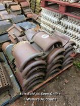 *APPROX X50 ASSORTED HALF ROUND AND ANGLED ROOF TILES