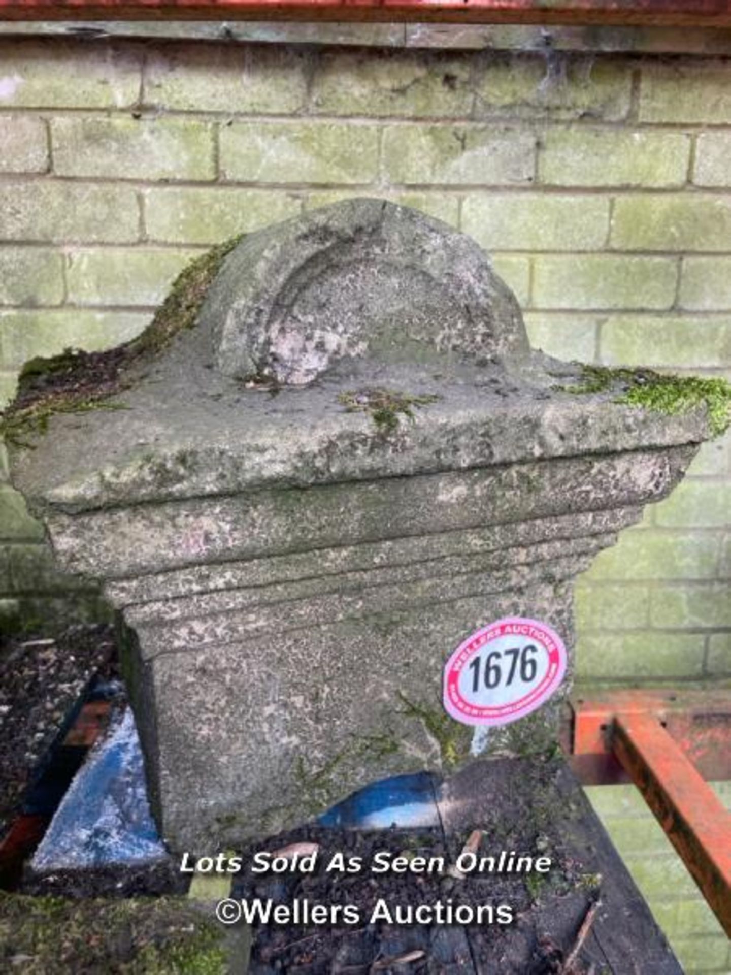 *A PAIR OF YORK STONE PIER CAPS, 41CM (H) X 45CM SQUARE - Image 2 of 5