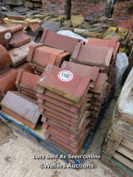 *APPROX X75 ASSORTED ANGLED RIDGE TILES, LARGEST 45CM (L)