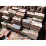 *APPROX X100 ASSORTED CURVED BRICKS OF VARIOUS STYLES AND SIZES