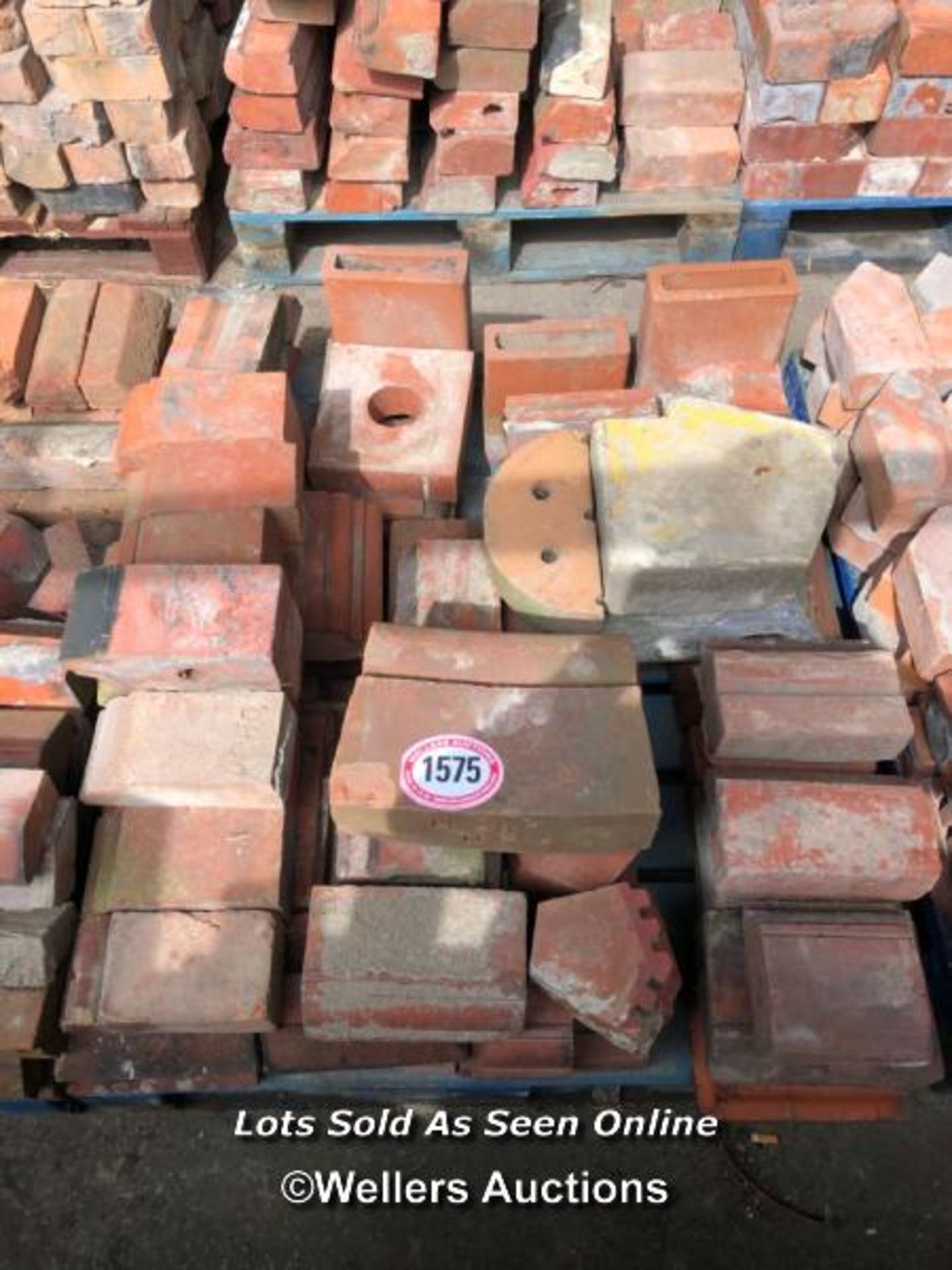 *APPROX X60 ASSORTED BRICKWORK INC. WINDOW BRICKS AND ANGLED BRICKS