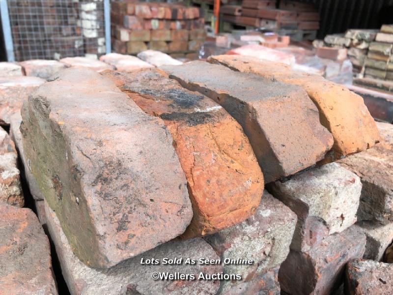 *APPROX X400 OLD PINCER BRICKS, 12CM (H) X 23CM (L) X 7CM (W)