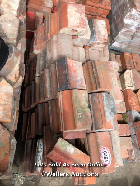 *APPROX X100 ASSORTED CURVED BRICKS OF VARIOUS STYLES AND SIZES - Image 4 of 4