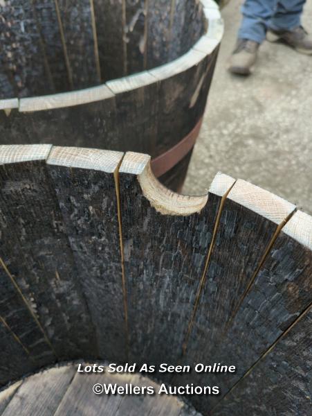 *X2 OAK HALF WHISKY BARRELS, EACH APPROX 64CM (DIA) X 45CM (H), IDEAL GARDEN PLANTERS - Bild 4 aus 4