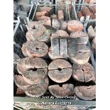 *APPROX X400 SEMI CIRCLE BRICK COPING, 23CM (L) X 11CM (H) X 7CM (H) (DOES NOT INCLUDE THE METAL