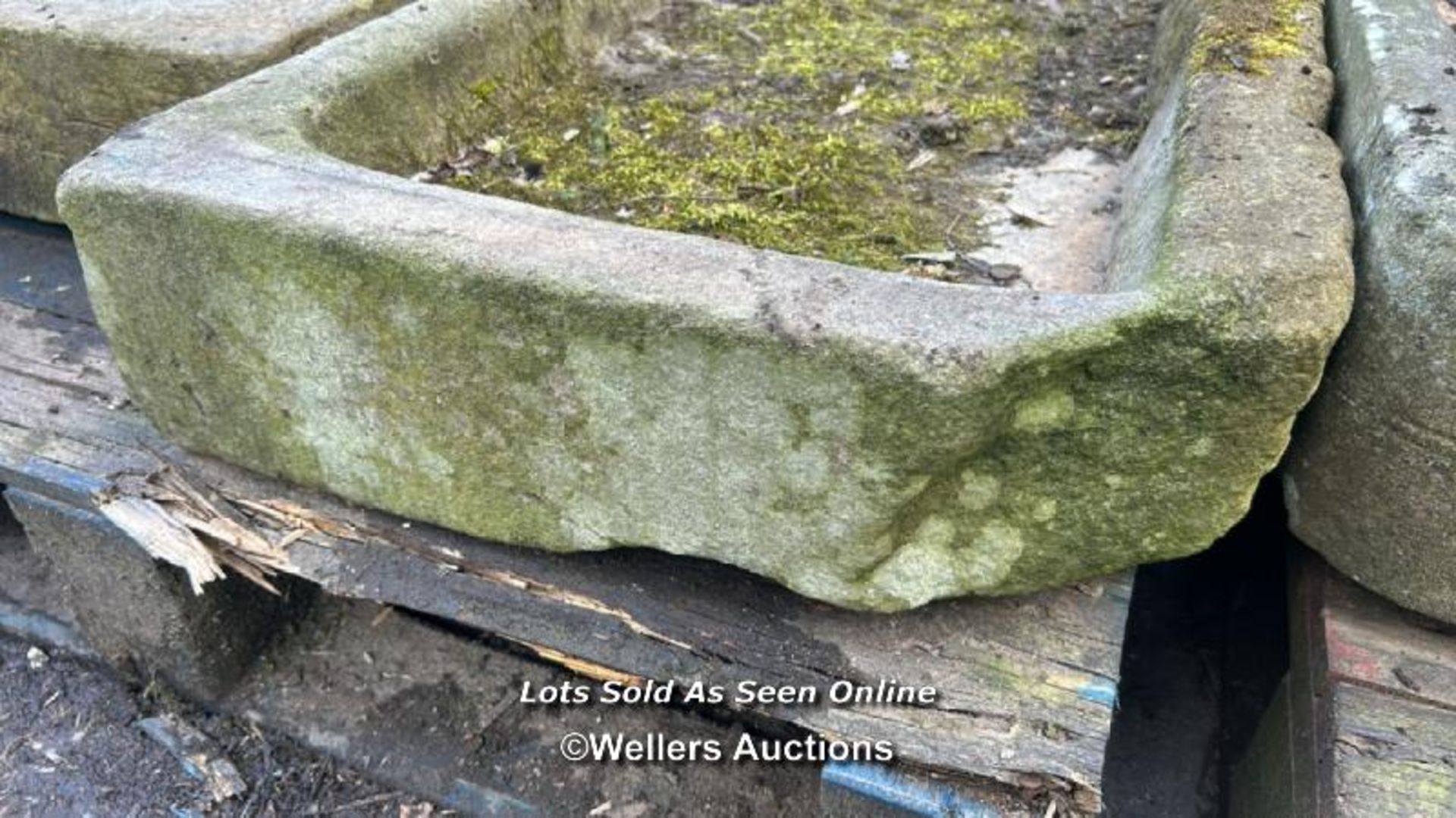 *A YORK STONE SHALLOW SINK, 106CM (L) X 52CM (W) X 15CM (H) - Image 3 of 4