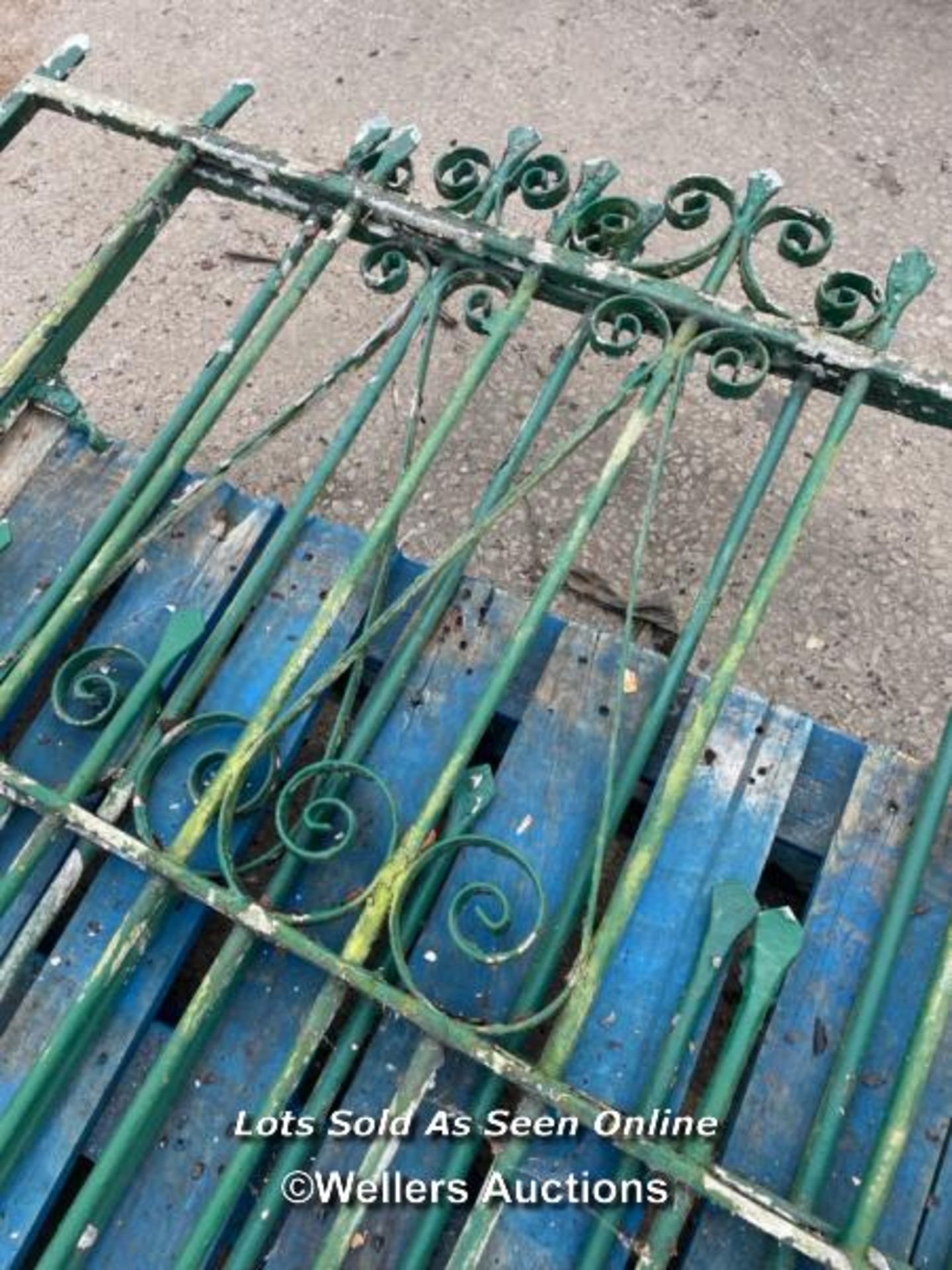 *A PAIR OF WROUGHT IRON GATES, 155.5CM (W) X 170CM (W) EACH - Image 3 of 3
