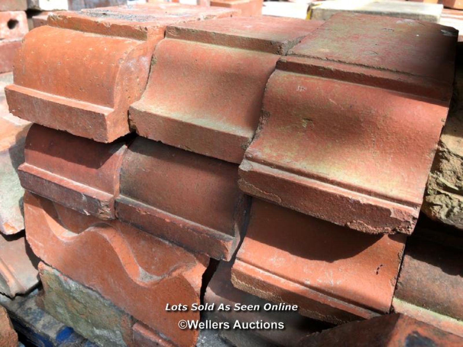 *APPROX X60 ASSORTED BRICKWORK INC. WINDOW BRICKS AND ANGLED BRICKS - Image 3 of 4