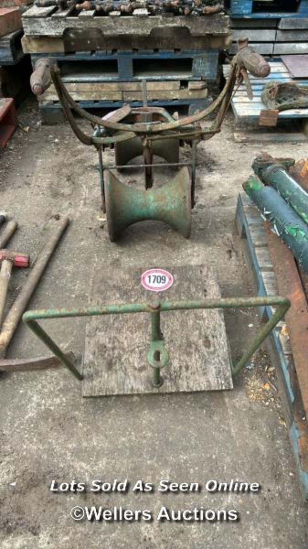 *VINTAGE WEIGH SCALES PLATFORM - Image 2 of 2