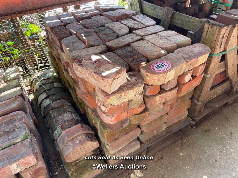 *APPROX X200 OLD WINDOW BRICKS, 23CM (L) X 11CM (H) X 7CM (W)