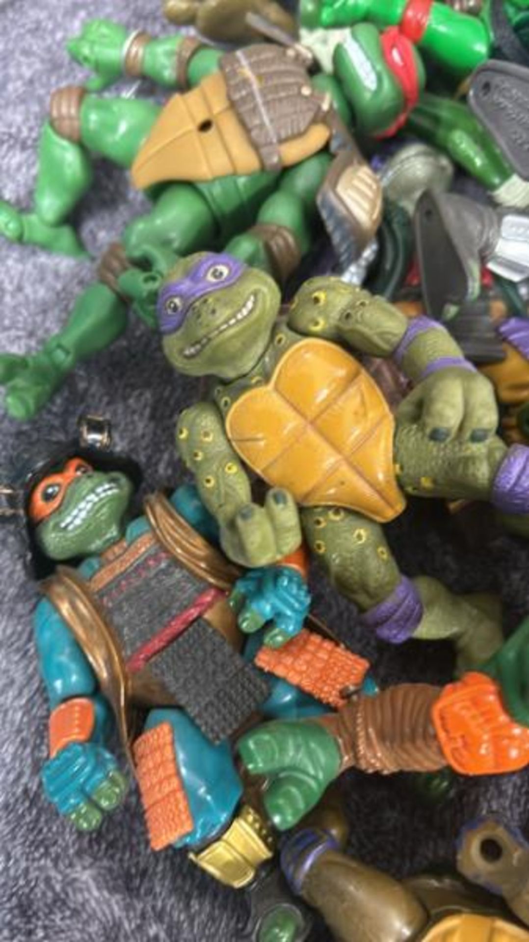 Teenage Mutant Ninja Turtles - Assorted loose figures including some based on the movie versions and - Image 2 of 13