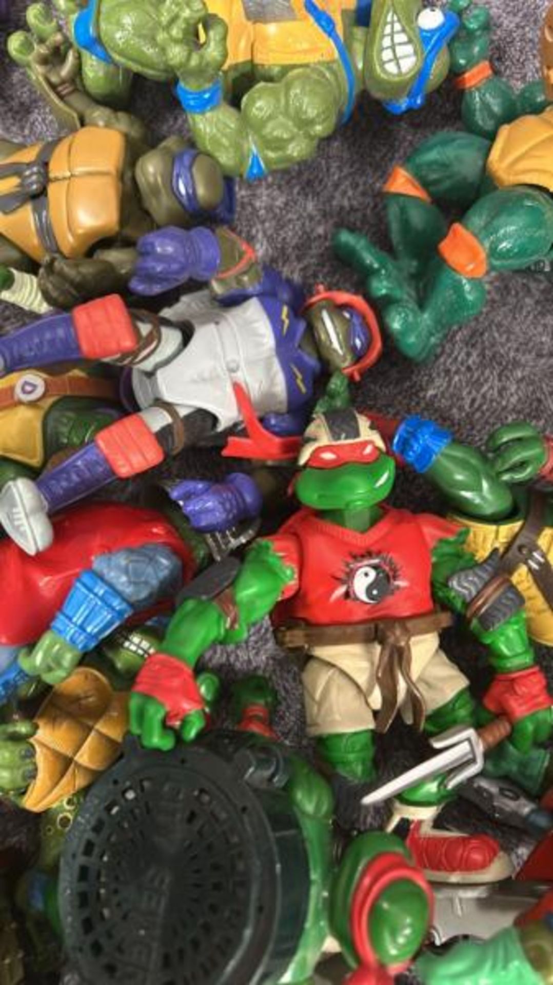 Teenage Mutant Ninja Turtles - Assorted loose figures including some based on the movie versions and - Image 11 of 13