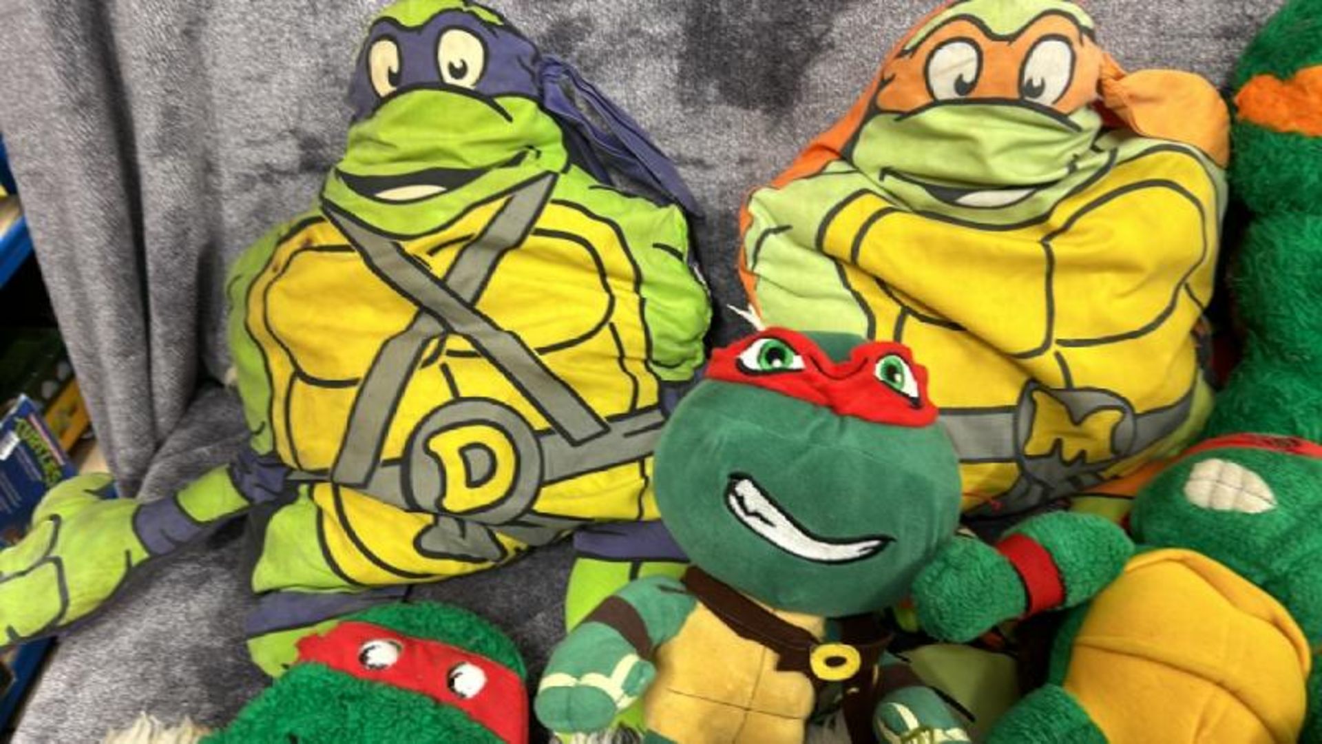Teenage Mutant Hero Turtles soft toys, rug, rucksacks, bags and hot water bottles / AN41 - Image 2 of 8