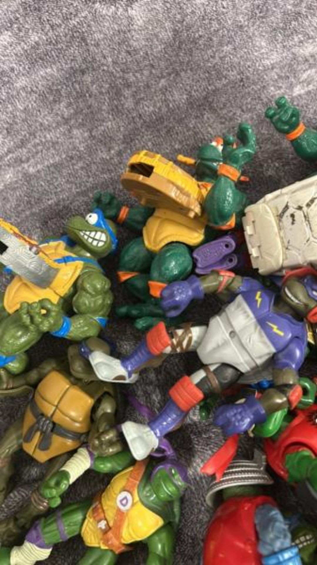 Teenage Mutant Ninja Turtles - Assorted loose figures including some based on the movie versions and - Image 10 of 13