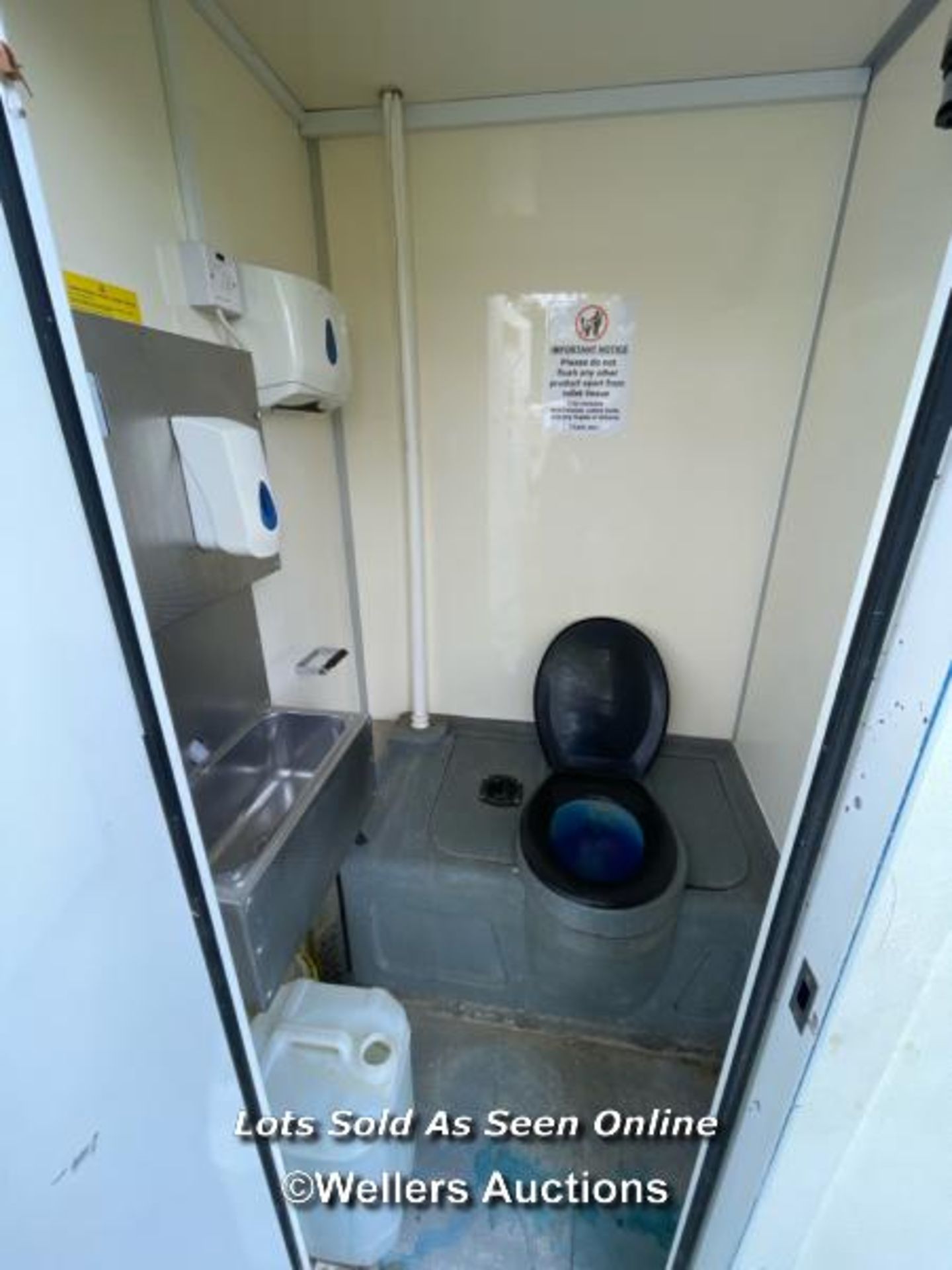 6 PERSON 12 X 7.5FT AJC EASY CABIN TOWABLE WELFARE UNIT, INCLUDES WASH BASIN, KETTLE, MICROWAVE, - Image 11 of 18