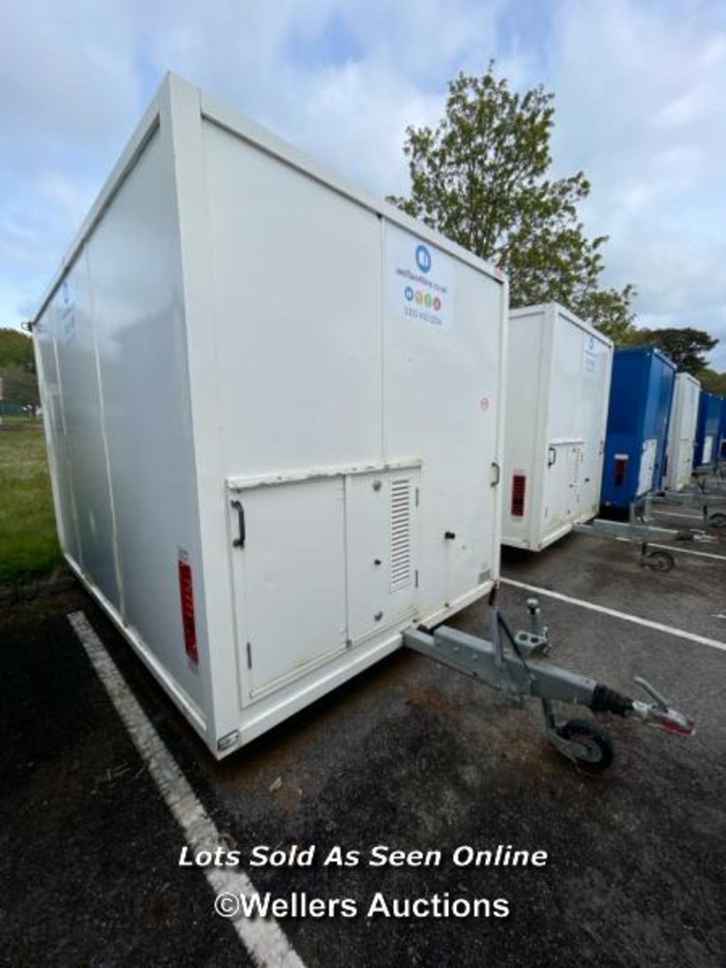 6 PERSON 12 X 7.5FT AJC EASY CABIN TOWABLE WELFARE UNIT, INCLUDES WASH BASIN, KETTLE, MICROWAVE, - Image 2 of 15