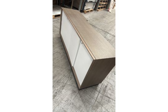 LARGE CABINET WITH CUPBOARDS / REMOVED FROM WORKING ENVIRONMENT AND APPEARS IN GOOD CONDITION - Image 2 of 5