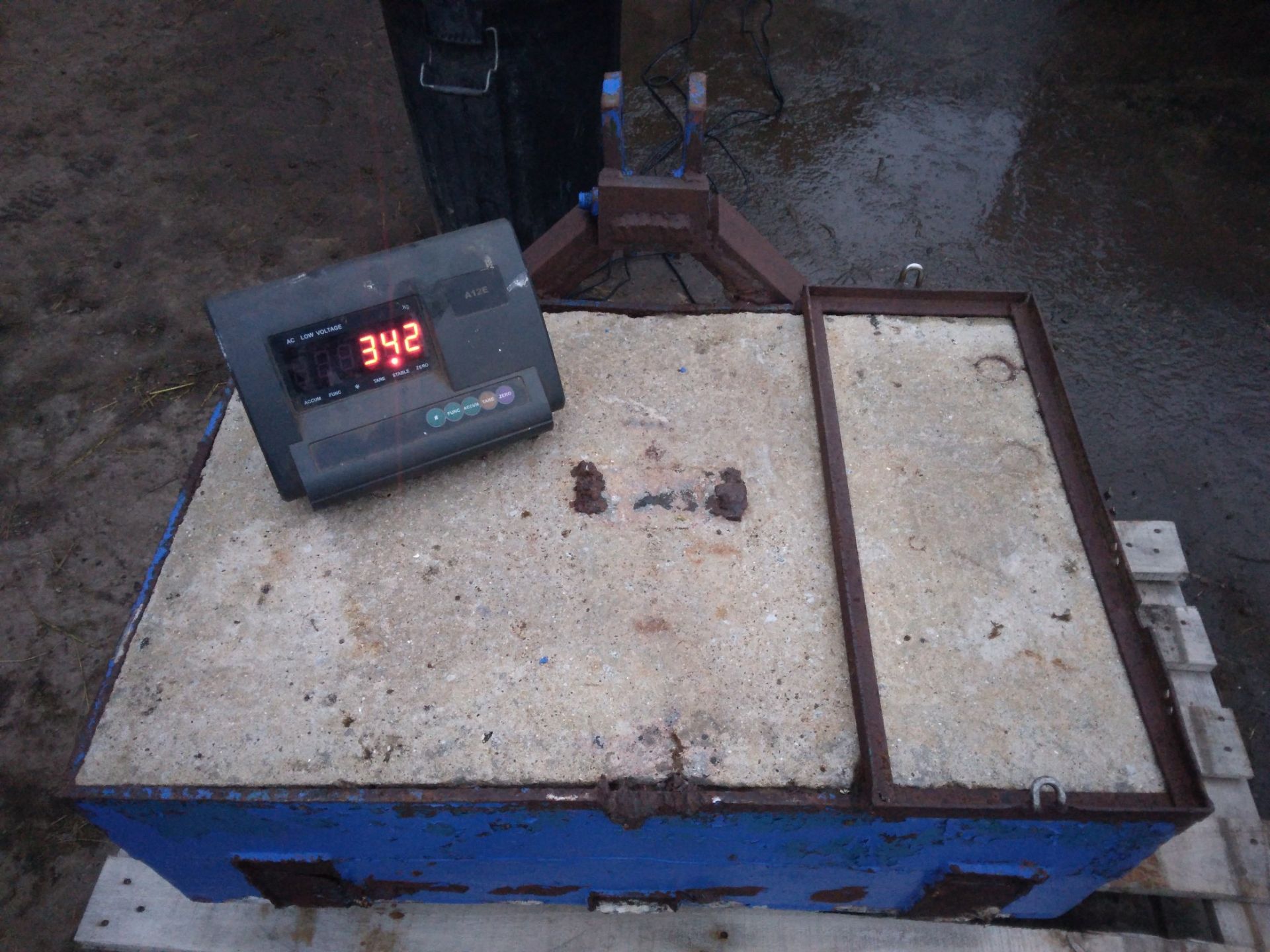 TRACTOR CONCRETE WEIGHT