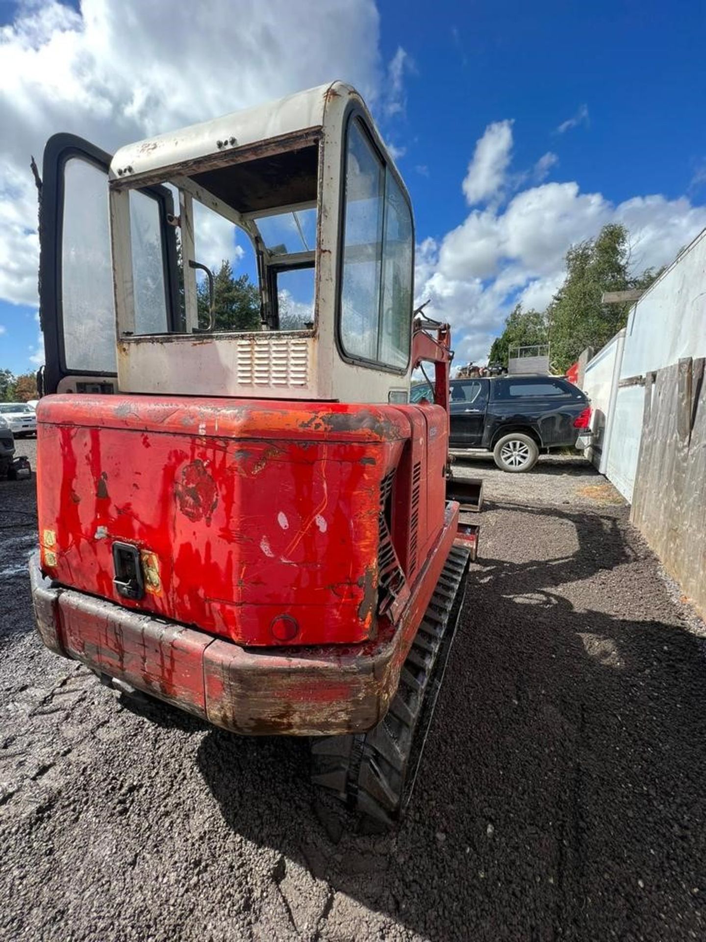 VOLVO 2.5 TON MINI DIGGER - Image 10 of 10