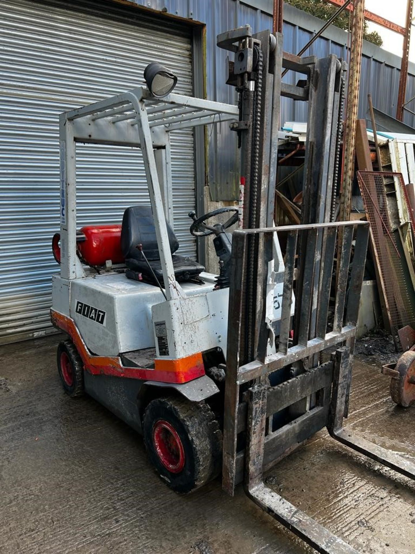 FIAT GAS FORKLIFT TRUCK - Image 4 of 7