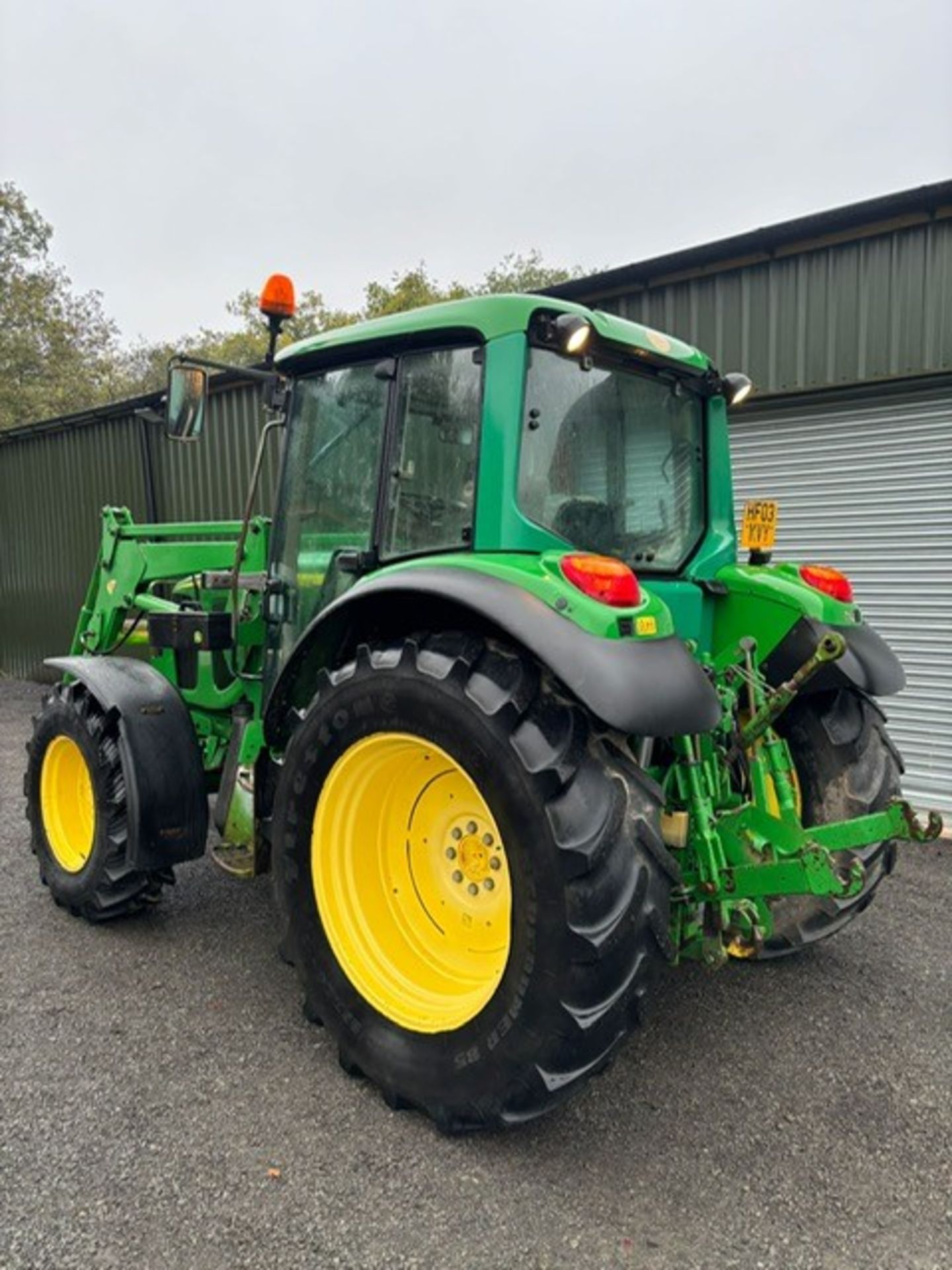 JOHN DEERE 6220 PREMIUM LOADER TRACTOR - Image 5 of 21