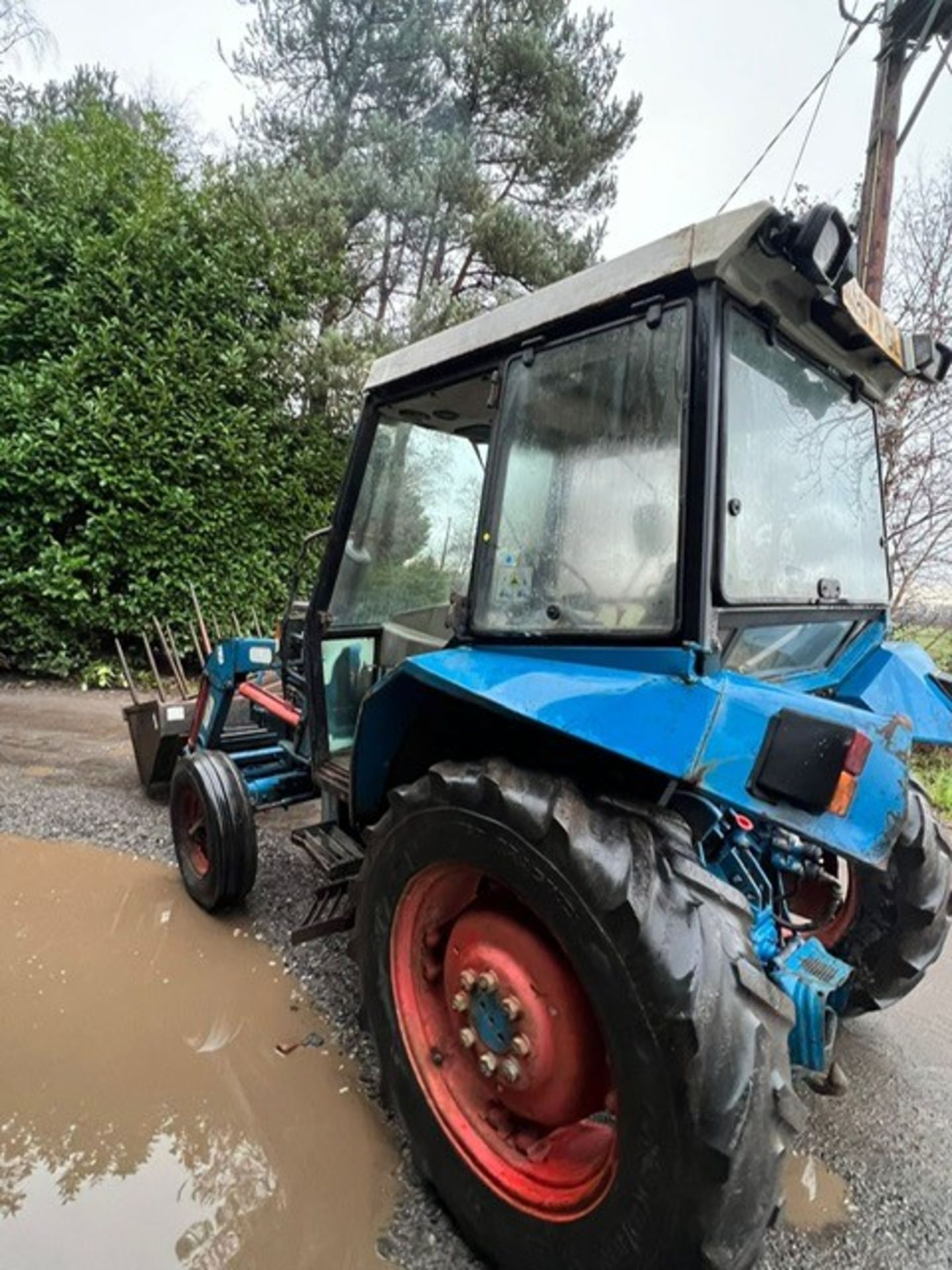 FORD 3930 LOADER TRACTOR - Image 3 of 9