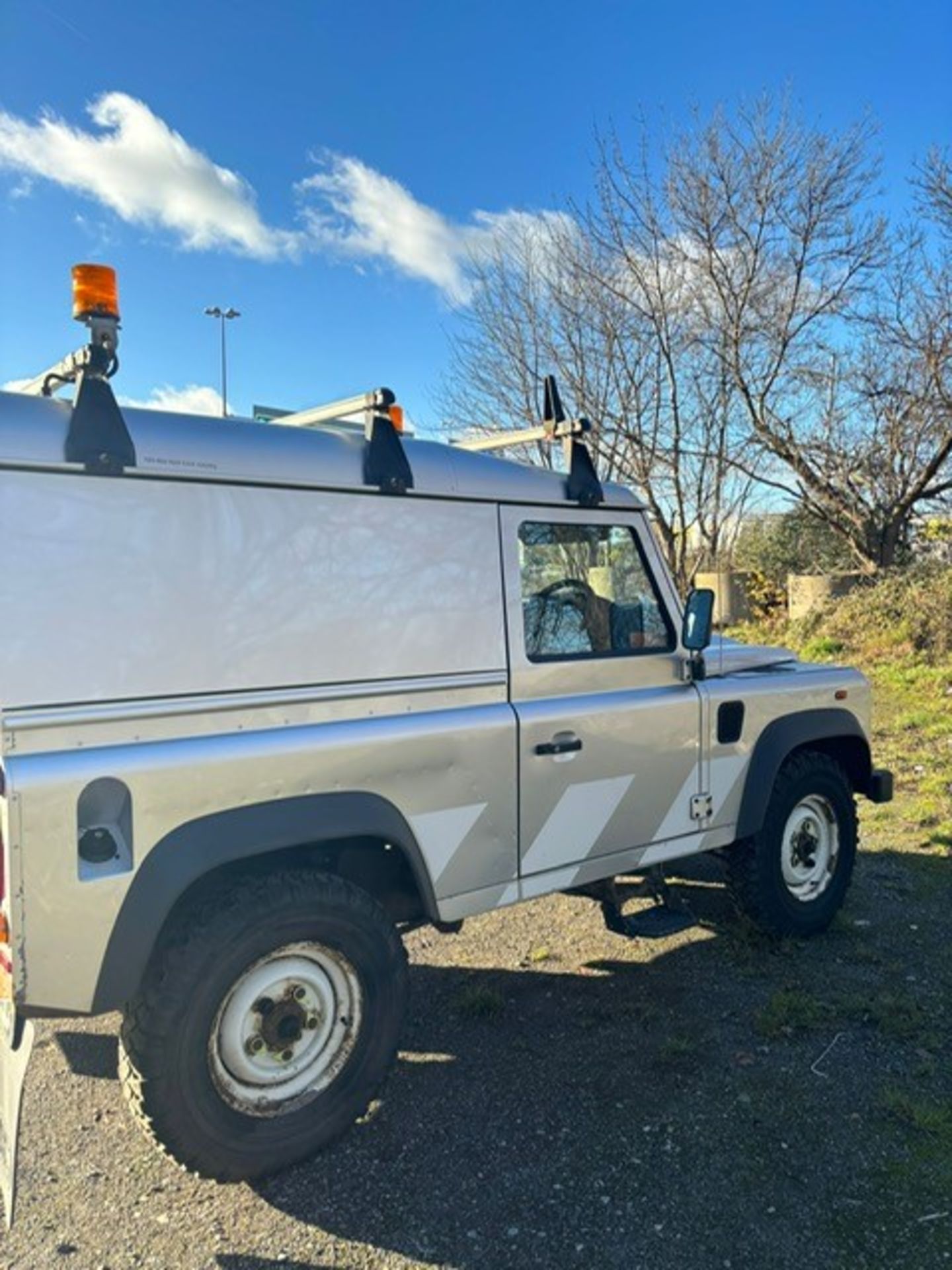 2012 LANDROVER DEFENDER 90 - Image 2 of 14