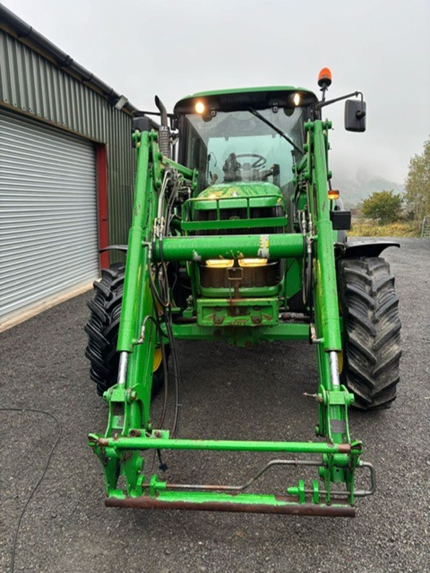 JOHN DEERE 6220 PREMIUM LOADER TRACTOR - Image 9 of 21