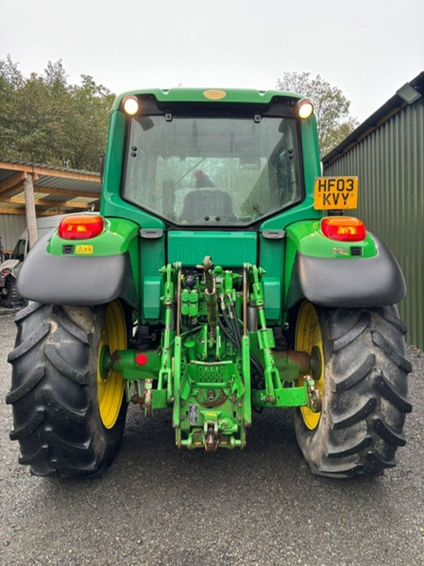 JOHN DEERE 6220 PREMIUM LOADER TRACTOR - Image 7 of 21