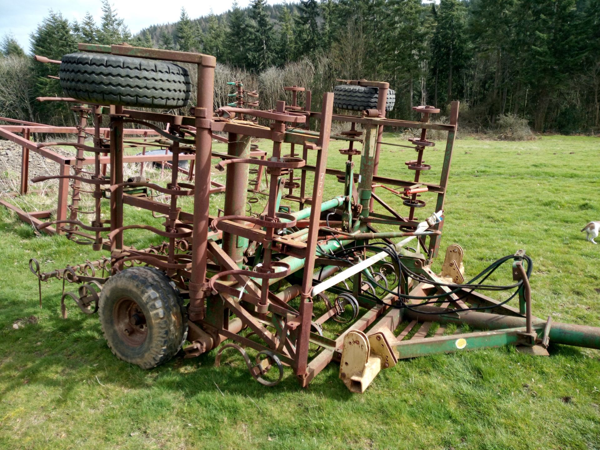 FOLDING SPRING TINE HARROW