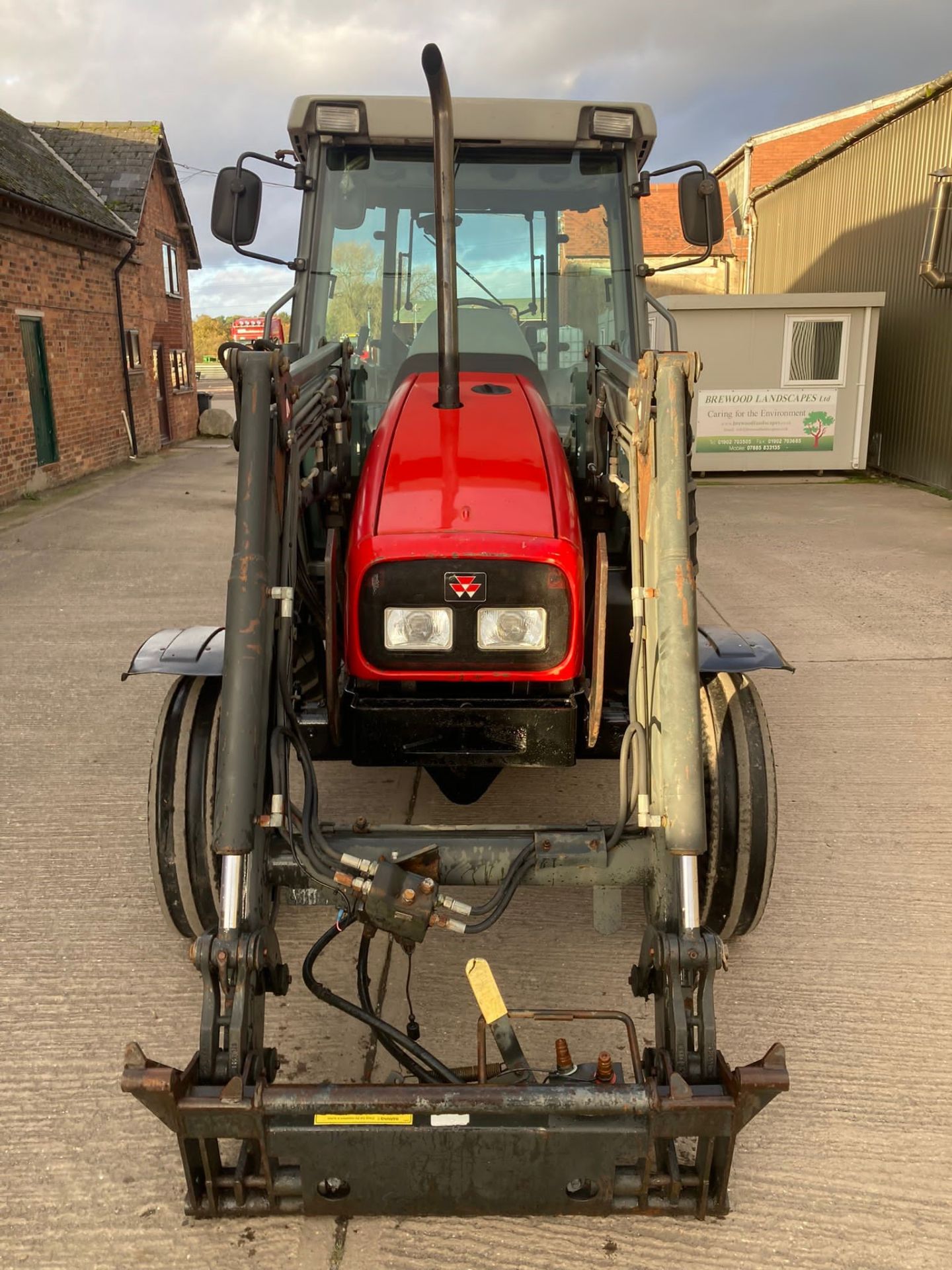 MASSEY FERGUSON 4235 TRACTOR + LOADER - Image 4 of 6