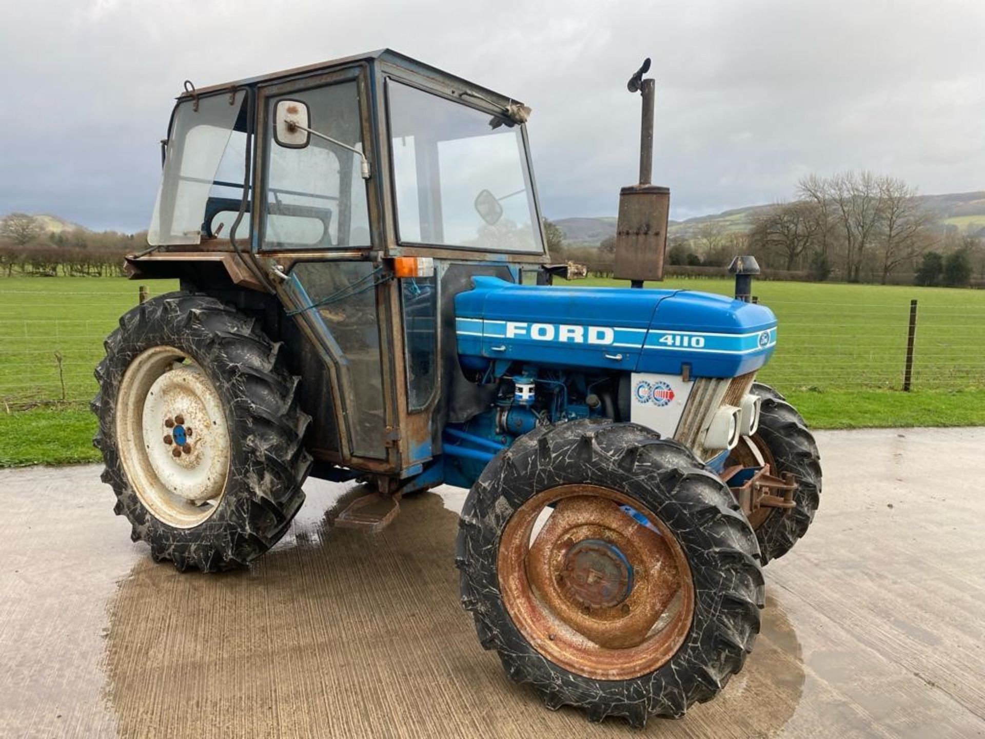 1982 FORD 4110 TRACTOR - Image 3 of 18