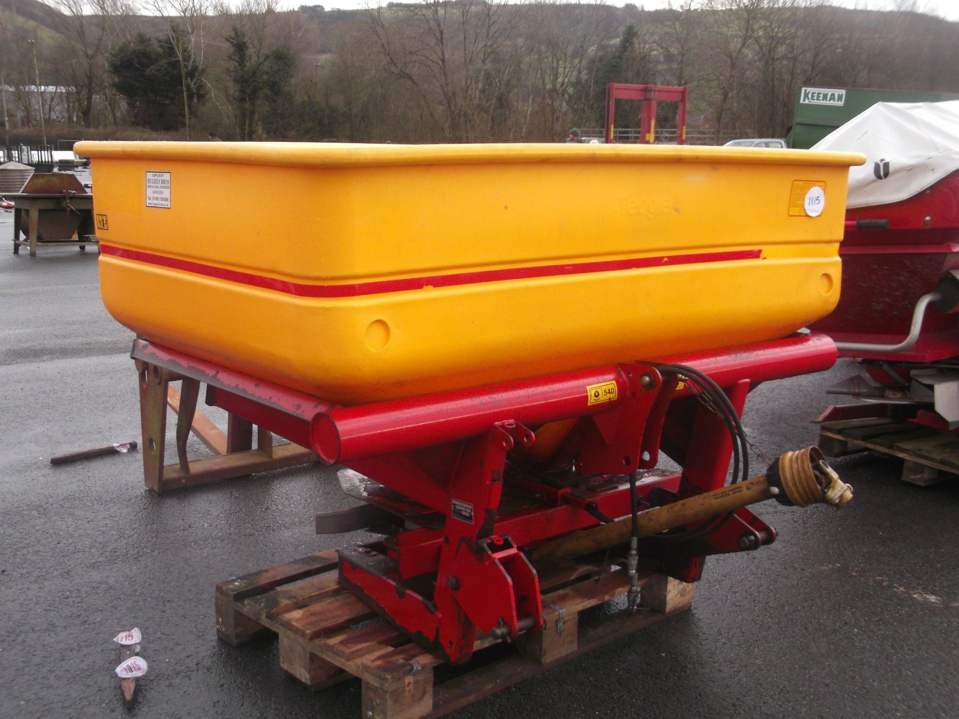 TEAGLE XT48 FERTILISER SPREADER