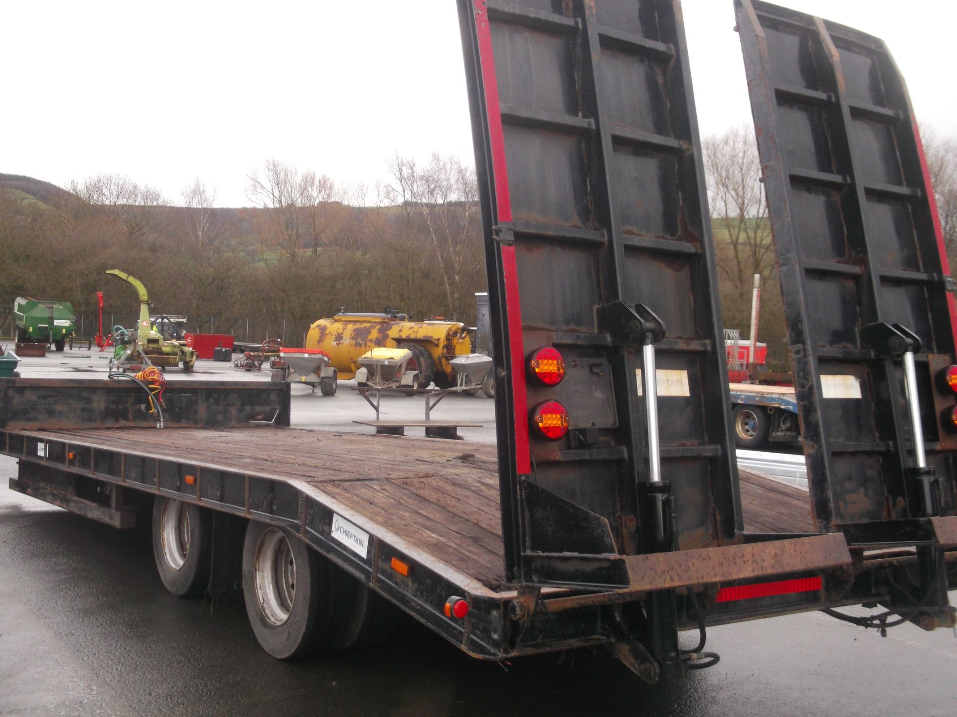 CHIEFTON 20 TON LOW LOADER TRAILER - Image 3 of 4