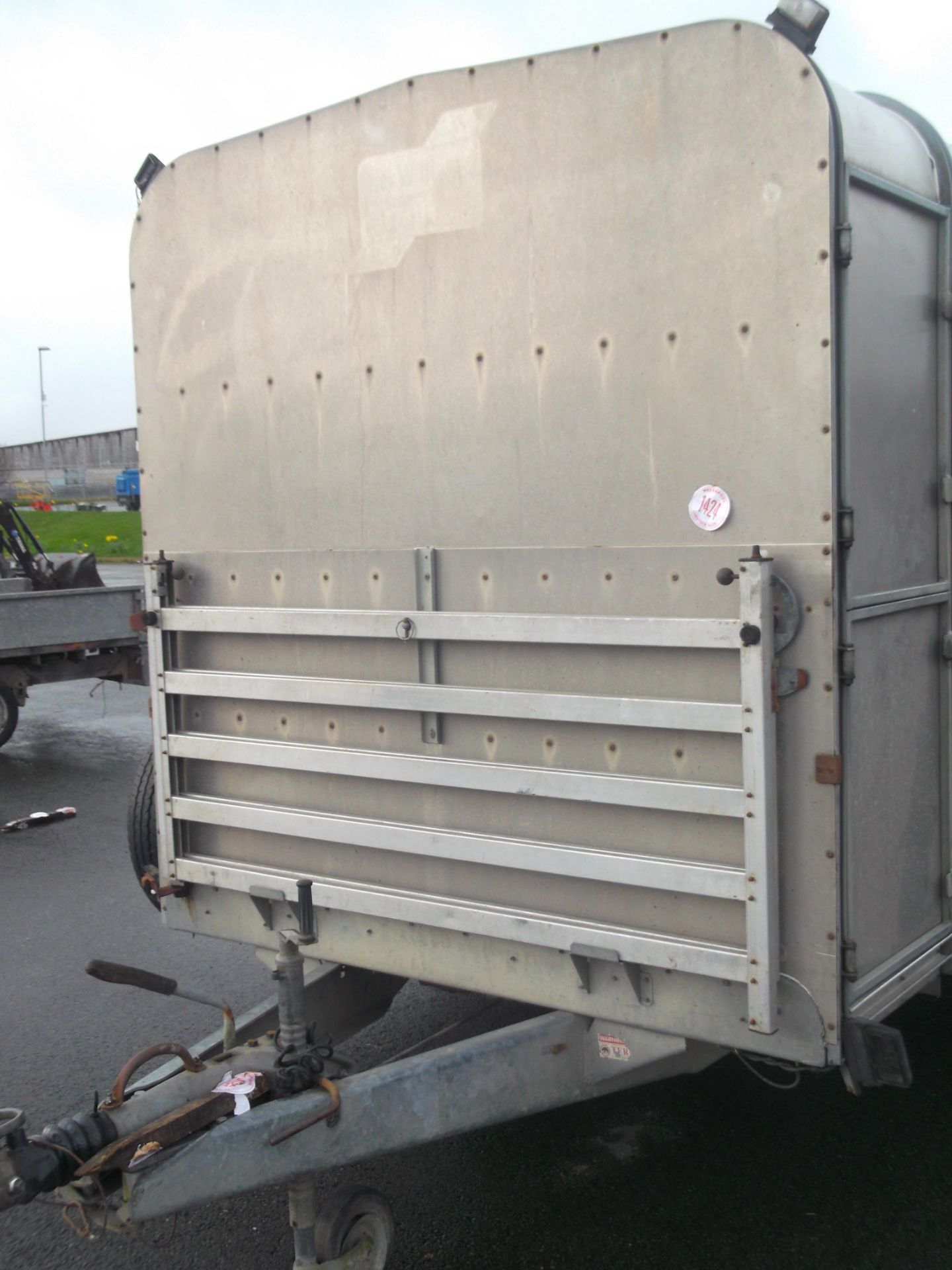 14FT TRI AXLE STOCK TRAILER - Image 4 of 5
