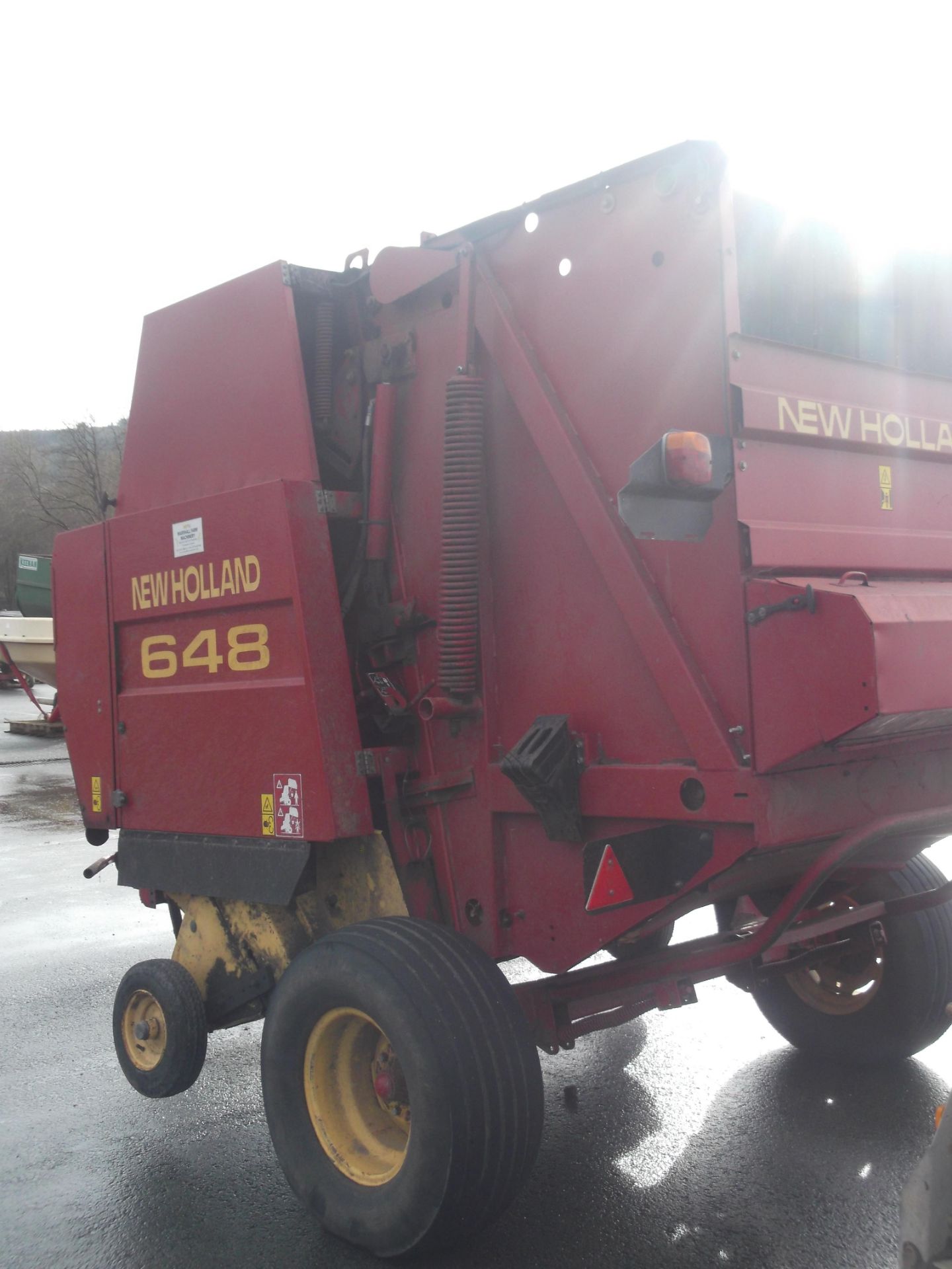 NEW HOLLAND 648 ROUND BALER - Image 4 of 5