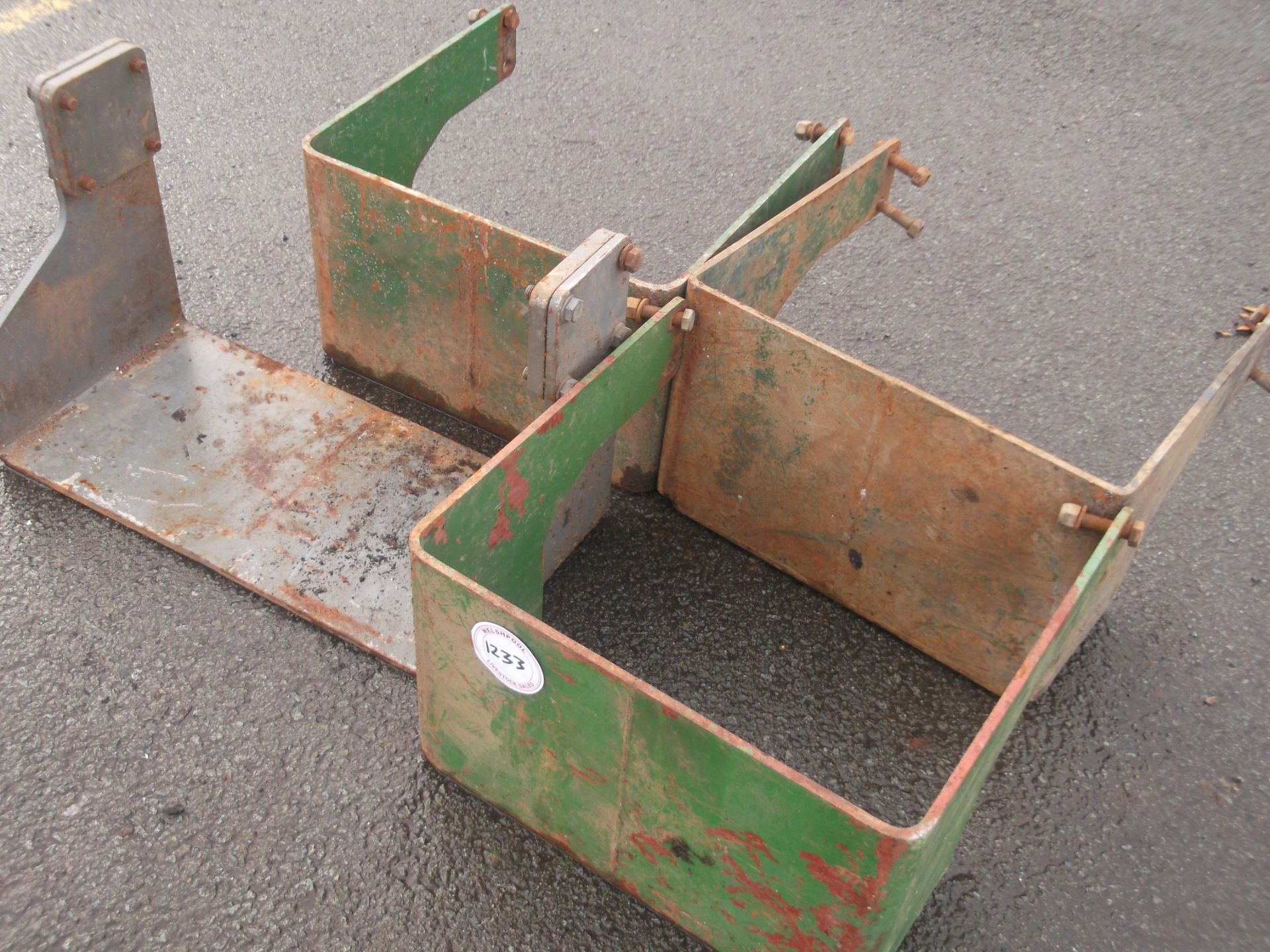 JD + MF FRONT WEIGHT BLOCK CARRIERS