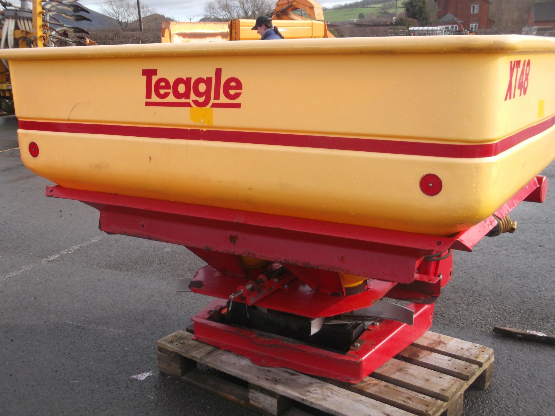 TEAGLE XT48 FERTILISER SPREADER