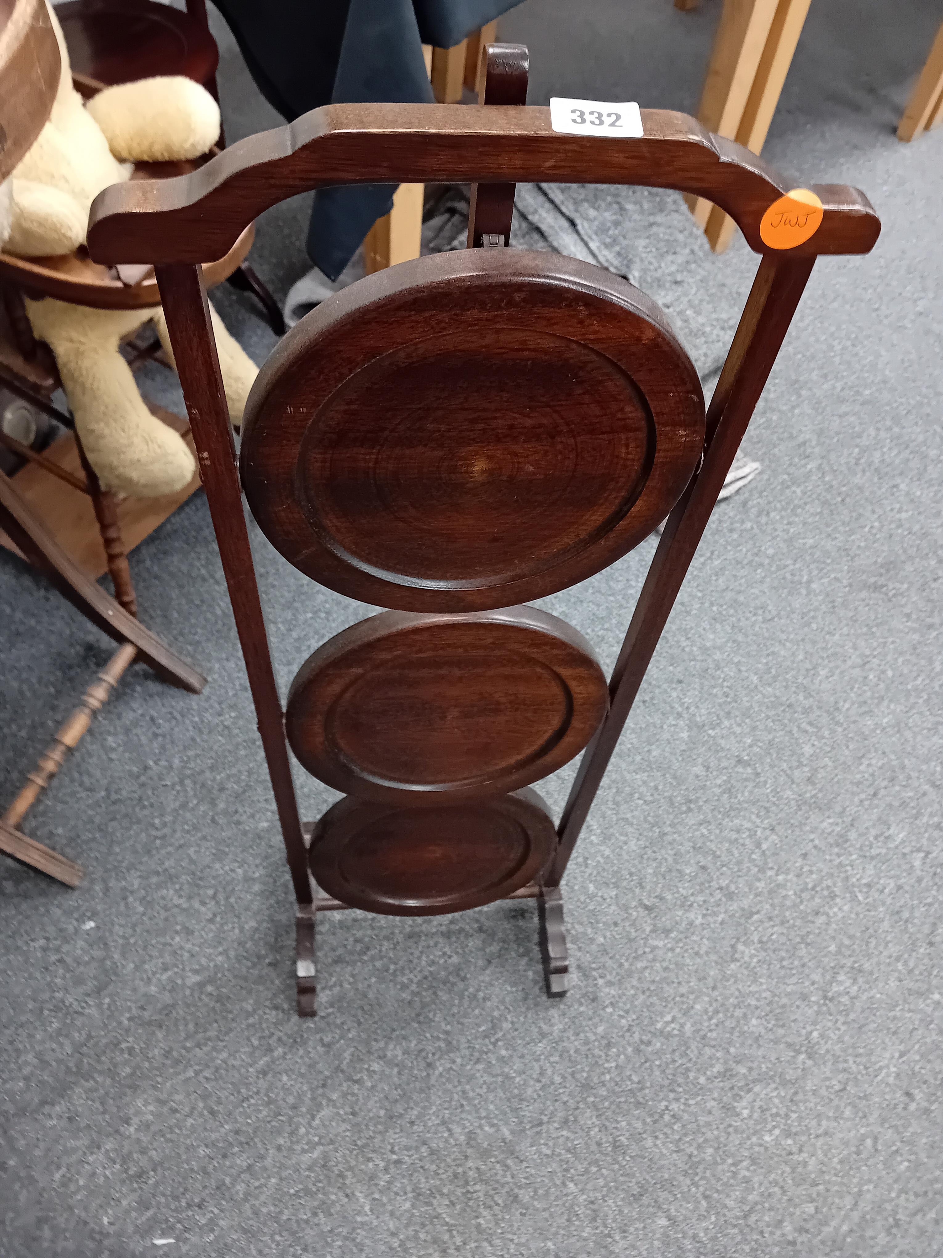 OAK CAKE STAND