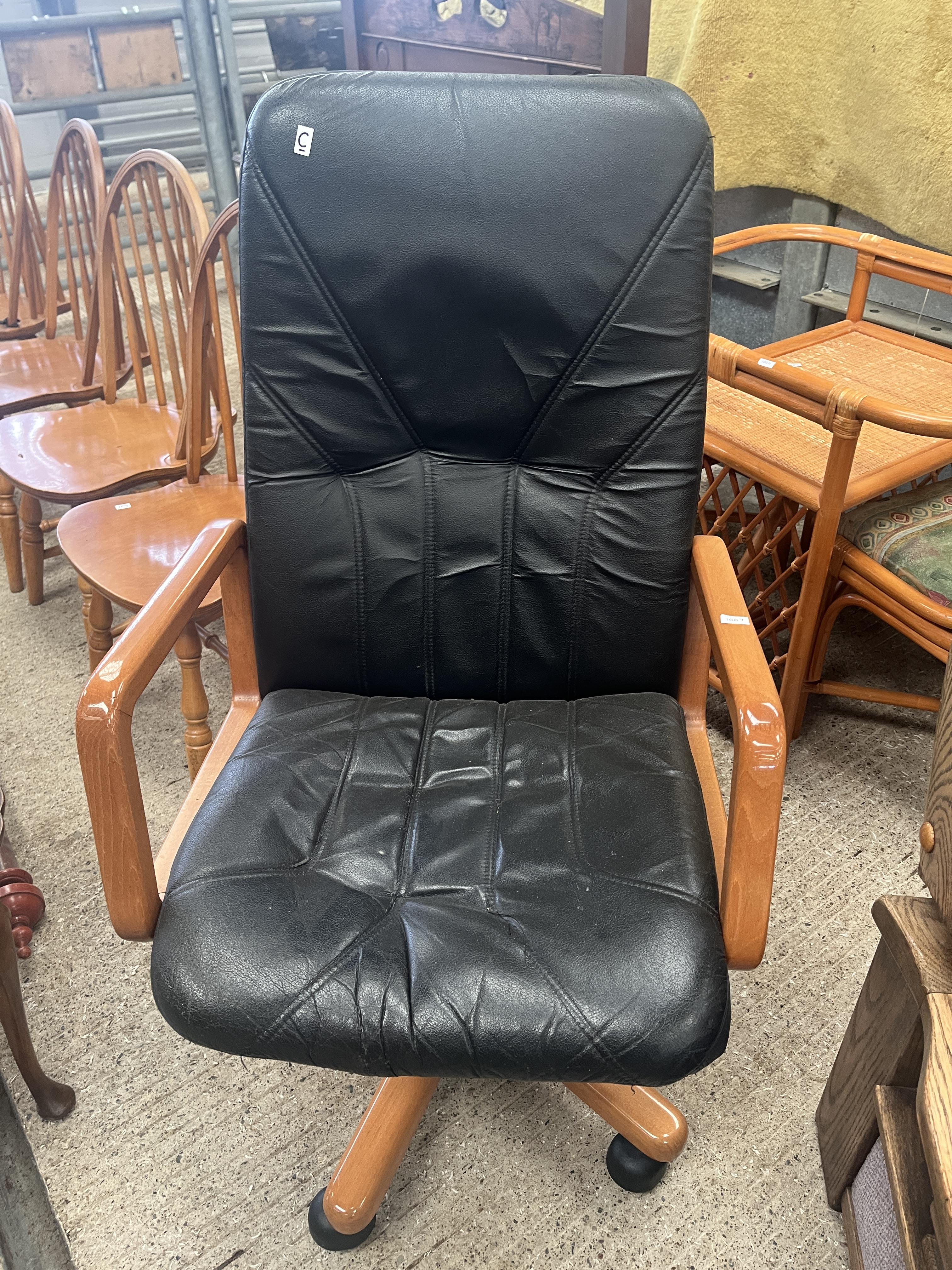 BLACK LEATHER OFFICE CHAIR