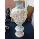 LARGE VICTORIAN VASE ON STAND AF 21" HIG