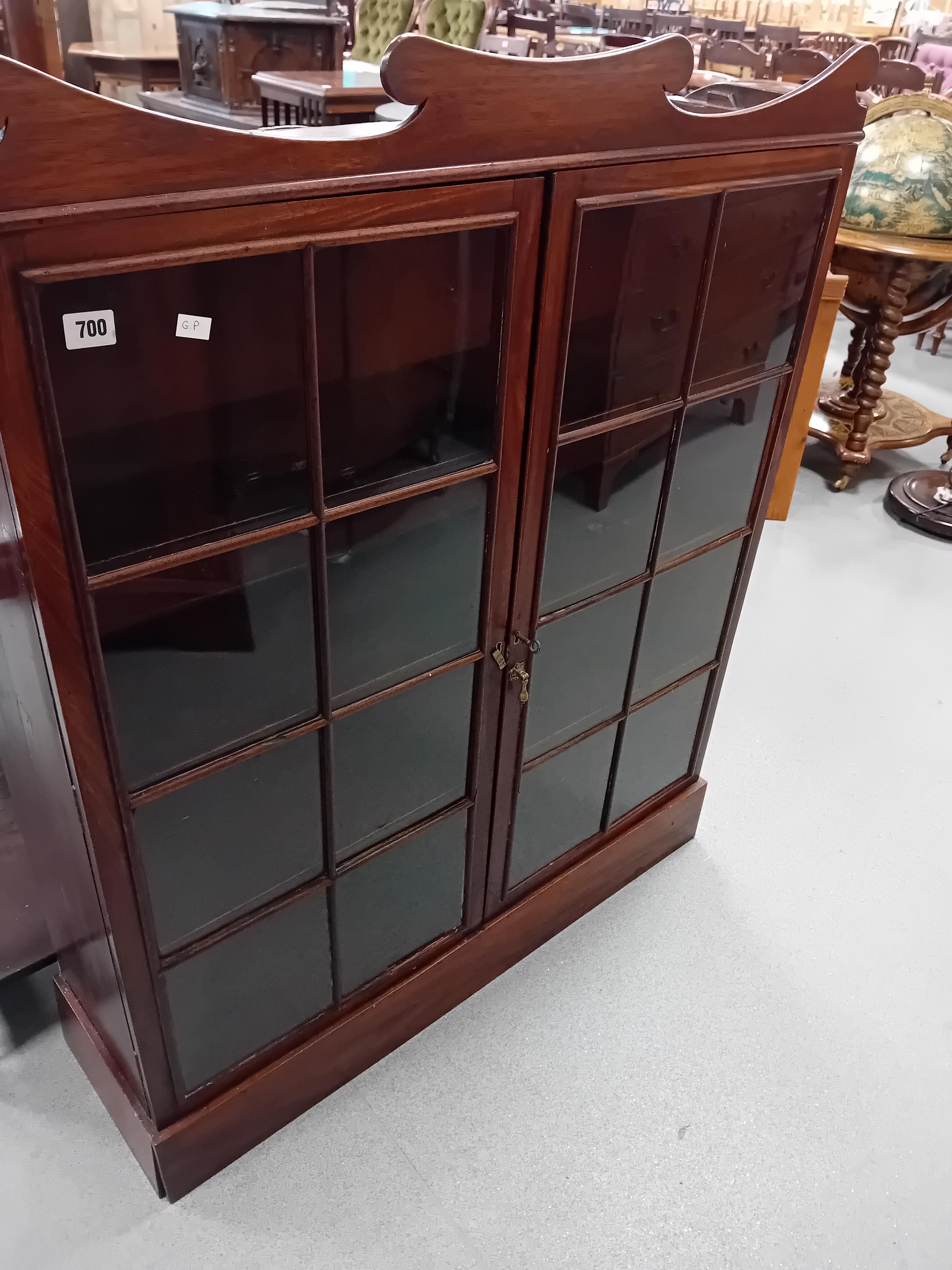 EDWARDIAN MAHOGANY GLAZED CUPBOARD